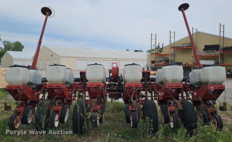 image for item MD9853 White Farm Equipment 5100  planter