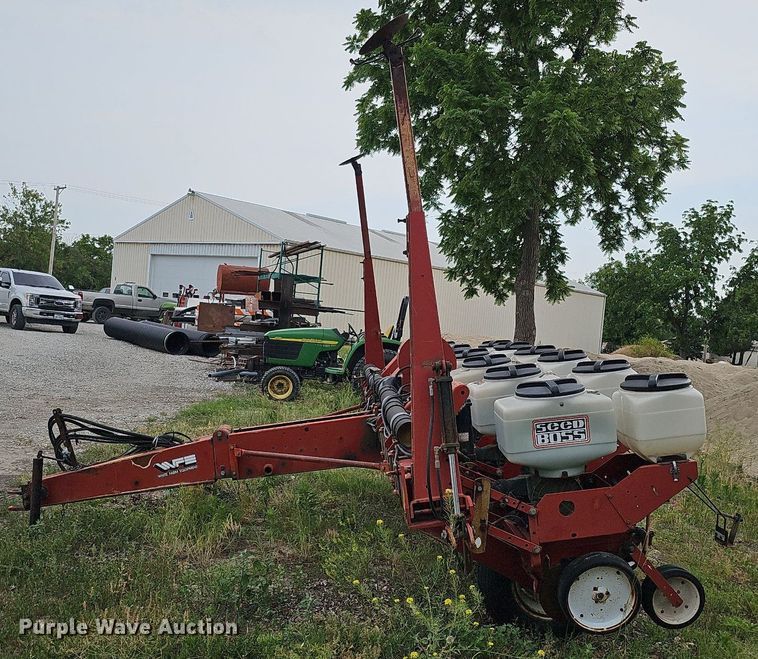 image for item MD9853 White Farm Equipment 5100  planter
