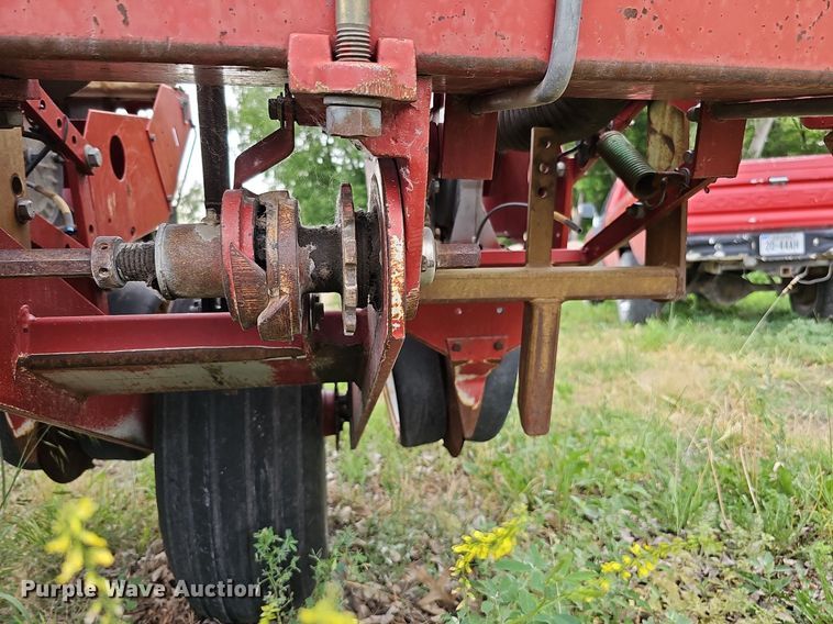 image for item MD9853 White Farm Equipment 5100  planter