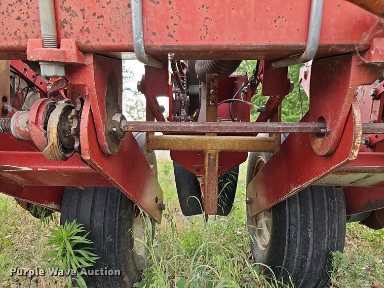 image for item MD9853 White Farm Equipment 5100  planter