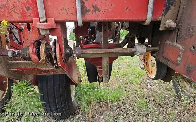 image for item MD9853 White Farm Equipment 5100  planter