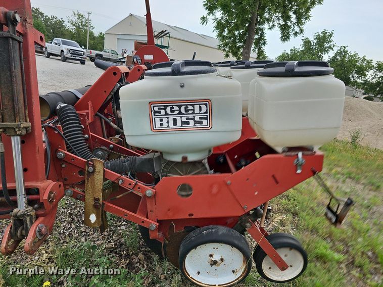 image for item MD9853 White Farm Equipment 5100  planter