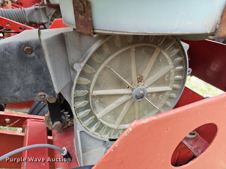 image for item MD9853 White Farm Equipment 5100  planter