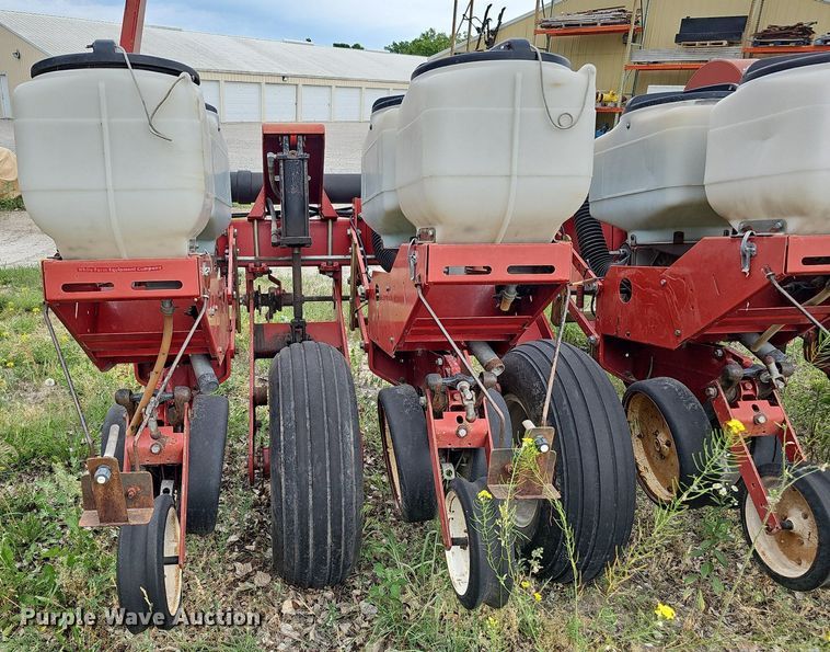 image for item MD9853 White Farm Equipment 5100  planter