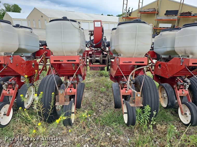 image for item MD9853 White Farm Equipment 5100  planter