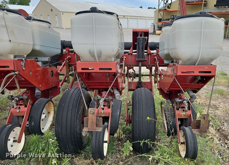 image for item MD9853 White Farm Equipment 5100  planter