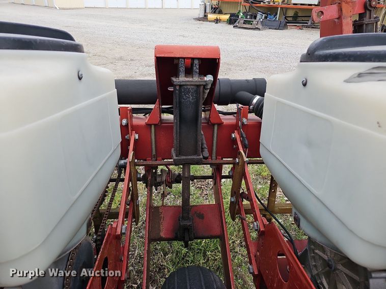 image for item MD9853 White Farm Equipment 5100  planter