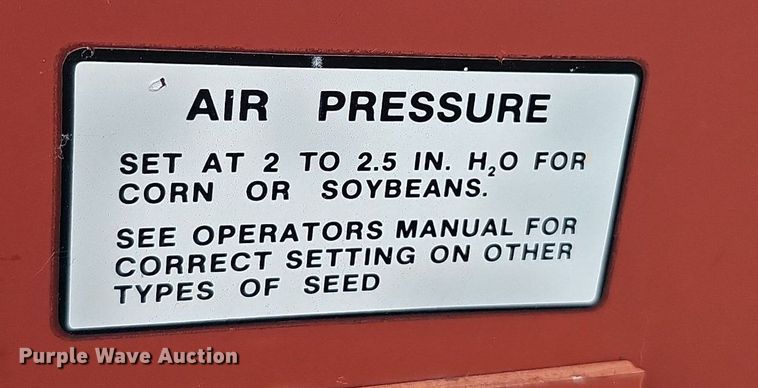 image for item MD9853 White Farm Equipment 5100  planter