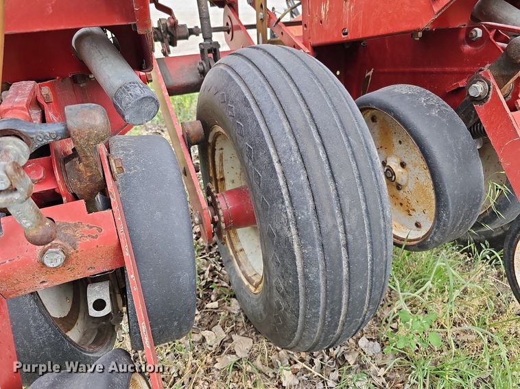 image for item MD9853 White Farm Equipment 5100  planter