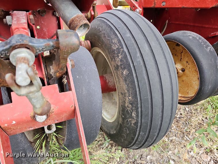 image for item MD9853 White Farm Equipment 5100  planter