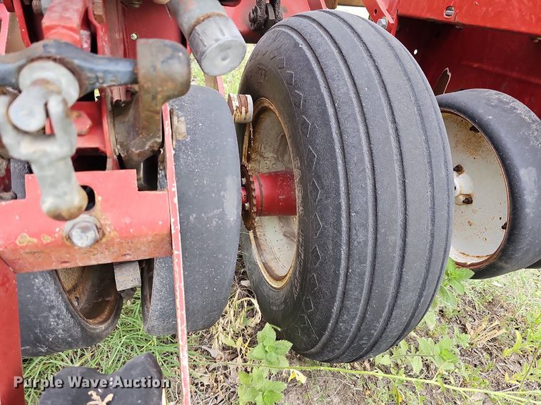 image for item MD9853 White Farm Equipment 5100  planter