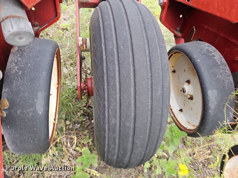 image for item MD9853 White Farm Equipment 5100  planter