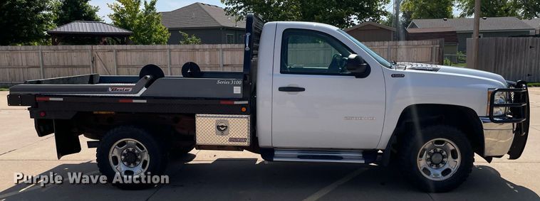 image for item ME9934 2013 Chevrolet Silverado 2500HD  bale bed pickup truck