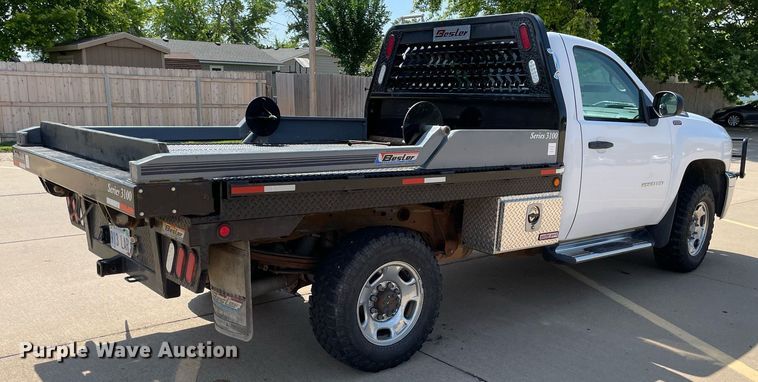image for item ME9934 2013 Chevrolet Silverado 2500HD  bale bed pickup truck