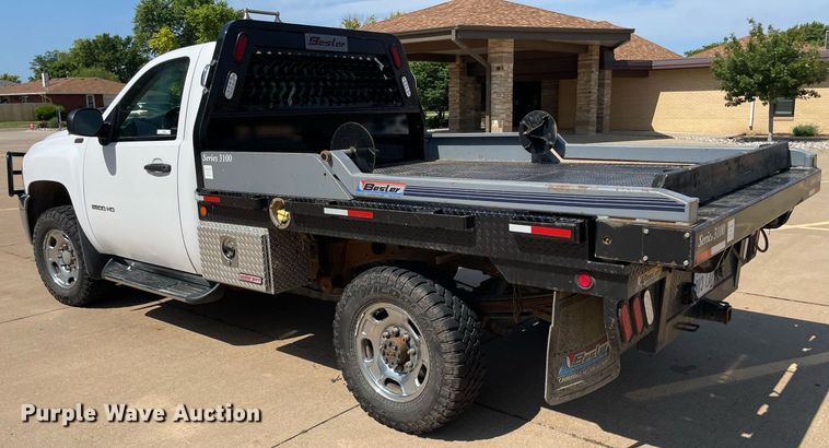 image for item ME9934 2013 Chevrolet Silverado 2500HD  bale bed pickup truck