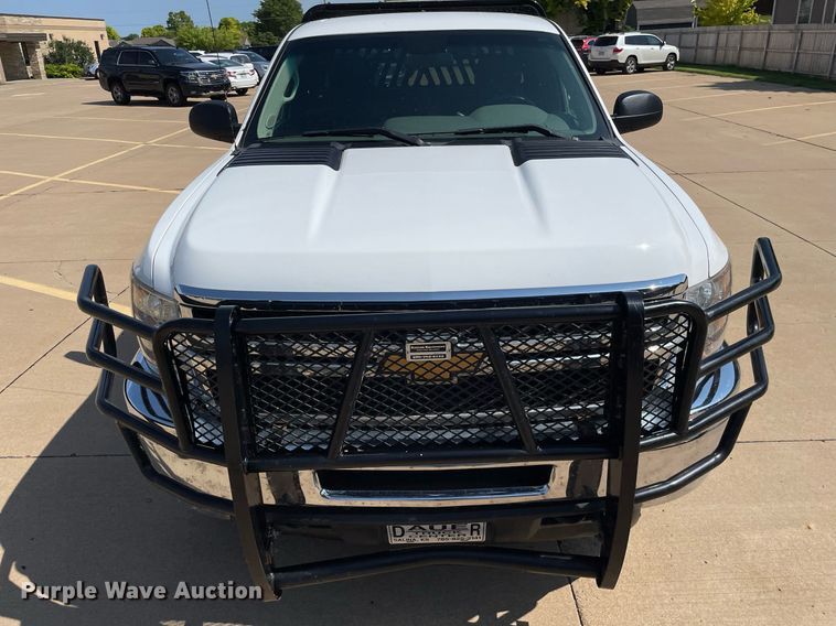 image for item ME9934 2013 Chevrolet Silverado 2500HD  bale bed pickup truck