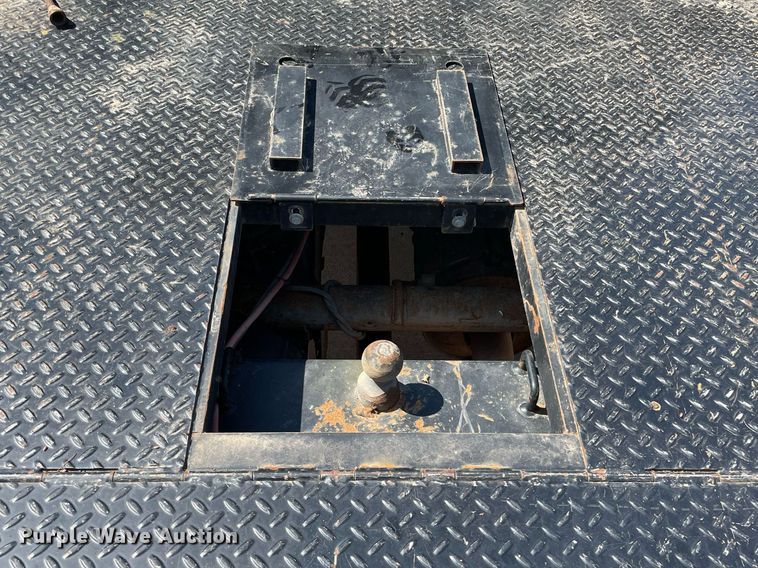 image for item ME9934 2013 Chevrolet Silverado 2500HD  bale bed pickup truck