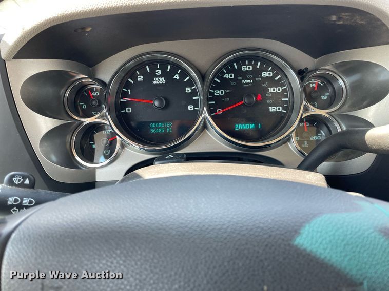 image for item ME9934 2013 Chevrolet Silverado 2500HD  bale bed pickup truck