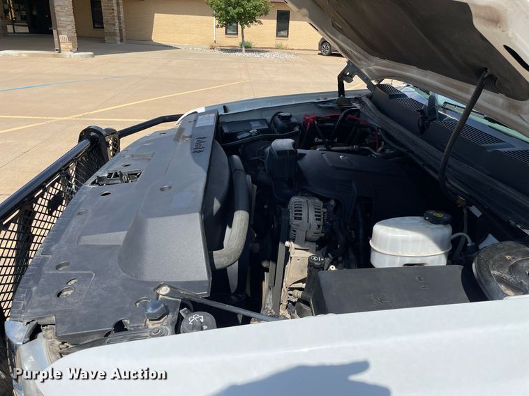 image for item ME9934 2013 Chevrolet Silverado 2500HD  bale bed pickup truck