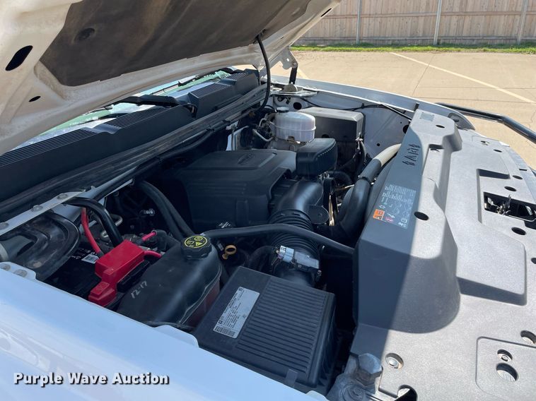 image for item ME9934 2013 Chevrolet Silverado 2500HD  bale bed pickup truck