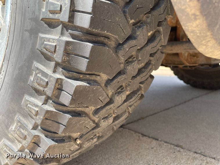 image for item ME9934 2013 Chevrolet Silverado 2500HD  bale bed pickup truck