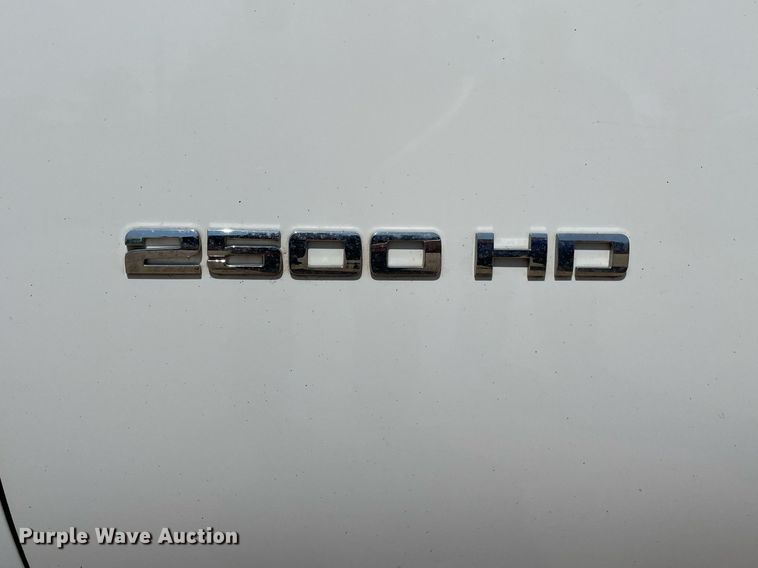 image for item ME9934 2013 Chevrolet Silverado 2500HD  bale bed pickup truck