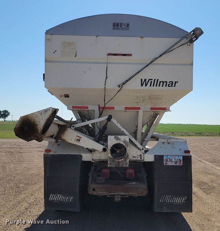 image for item ML9473 1989 Freightliner FLD  fertilizer delivery truck