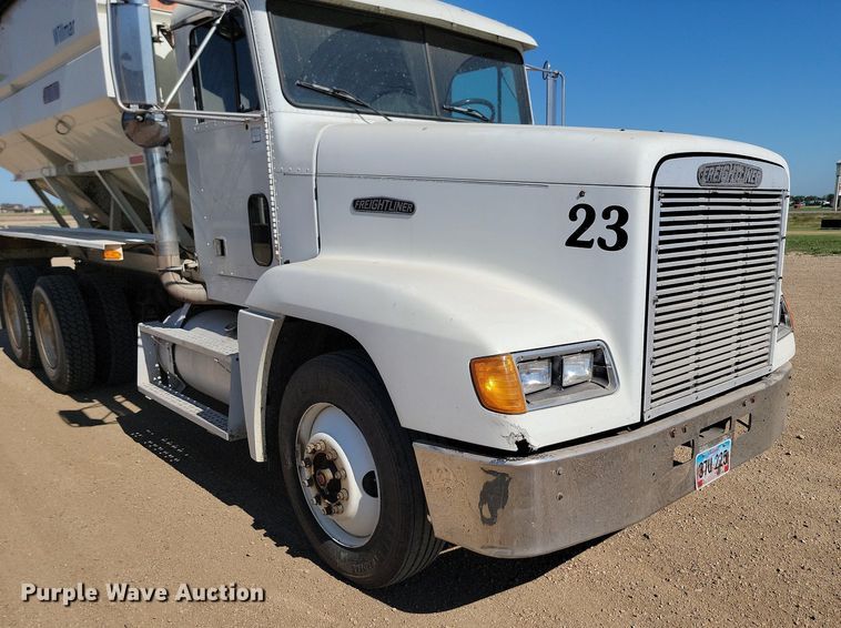 image for item ML9473 1989 Freightliner FLD  fertilizer delivery truck