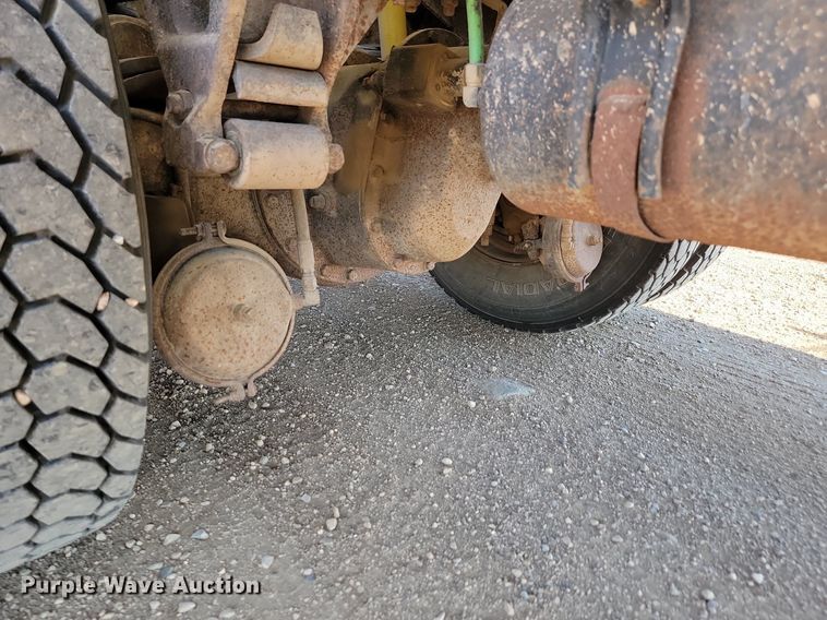 image for item ML9473 1989 Freightliner FLD  fertilizer delivery truck