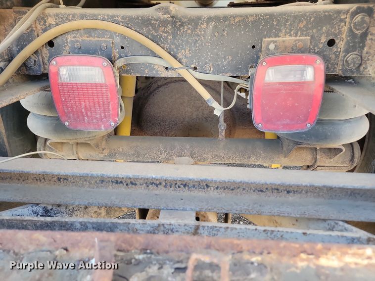 image for item ML9473 1989 Freightliner FLD  fertilizer delivery truck