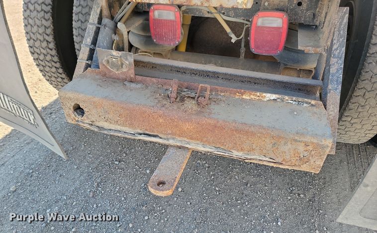 image for item ML9473 1989 Freightliner FLD  fertilizer delivery truck