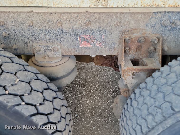 image for item ML9473 1989 Freightliner FLD  fertilizer delivery truck