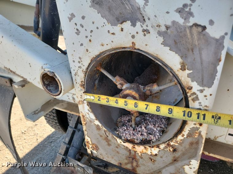 image for item ML9473 1989 Freightliner FLD  fertilizer delivery truck