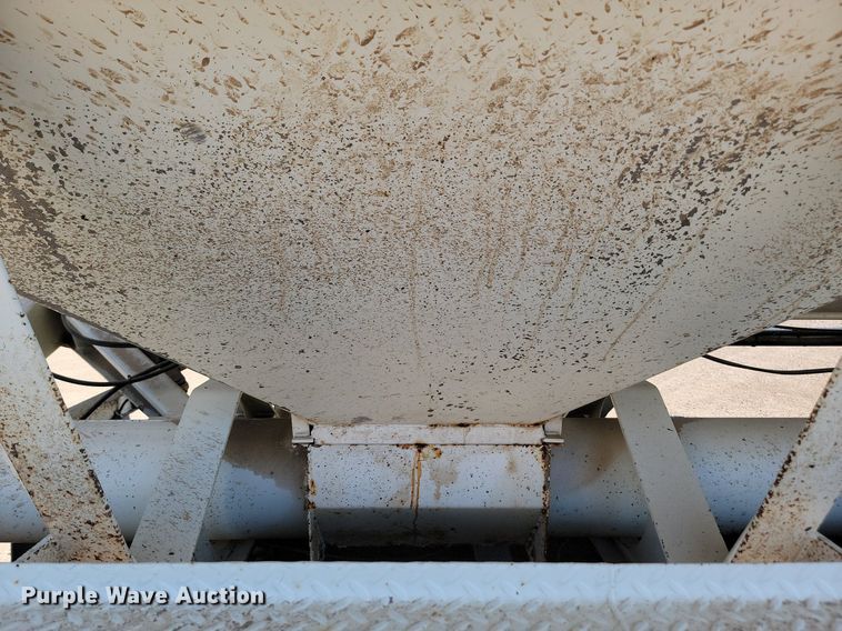 image for item ML9473 1989 Freightliner FLD  fertilizer delivery truck