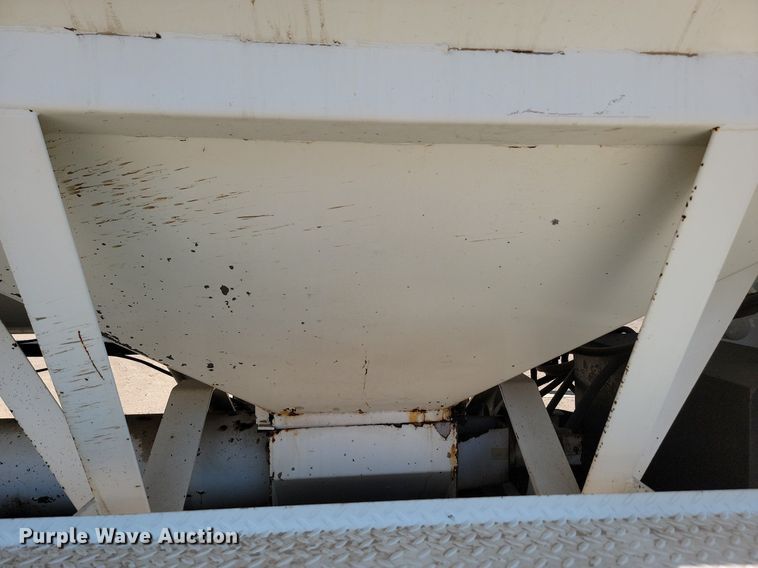 image for item ML9473 1989 Freightliner FLD  fertilizer delivery truck