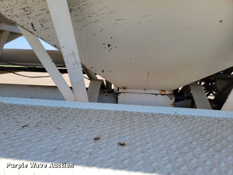 image for item ML9473 1989 Freightliner FLD  fertilizer delivery truck