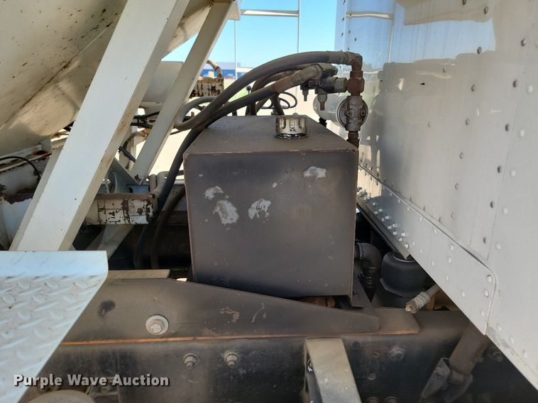 image for item ML9473 1989 Freightliner FLD  fertilizer delivery truck