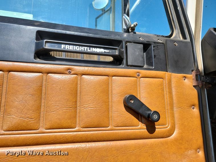 image for item ML9473 1989 Freightliner FLD  fertilizer delivery truck