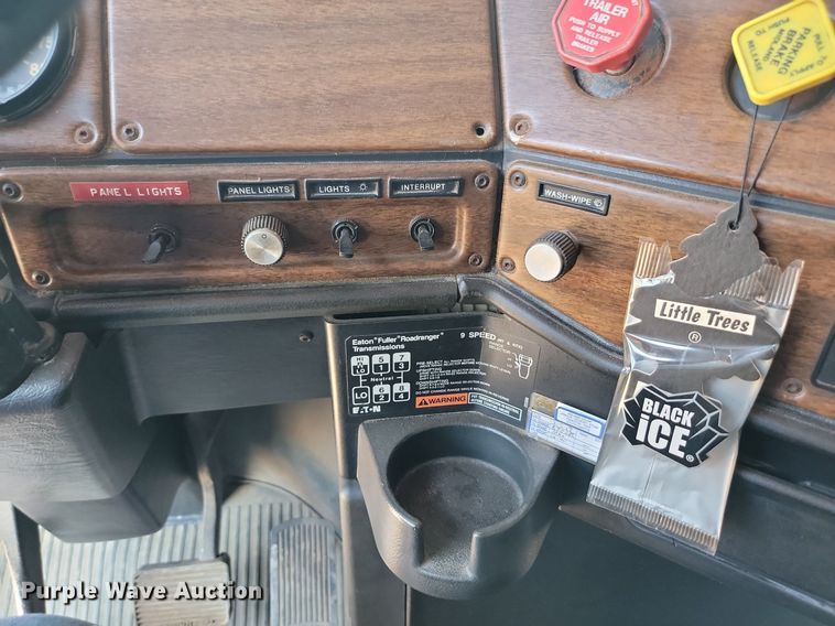 image for item ML9473 1989 Freightliner FLD  fertilizer delivery truck