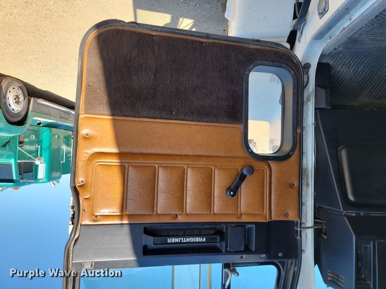 image for item ML9473 1989 Freightliner FLD  fertilizer delivery truck