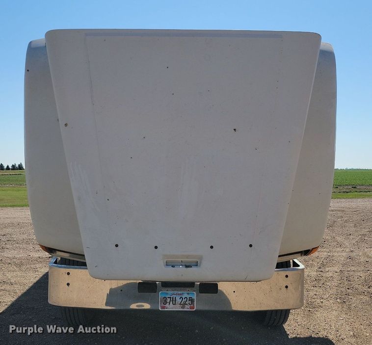 image for item ML9473 1989 Freightliner FLD  fertilizer delivery truck