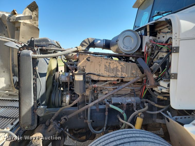 image for item ML9473 1989 Freightliner FLD  fertilizer delivery truck