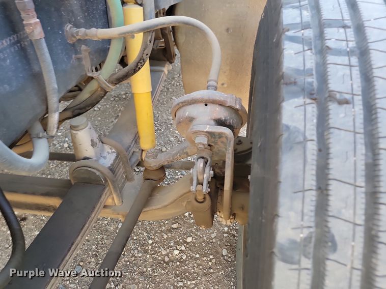 image for item ML9473 1989 Freightliner FLD  fertilizer delivery truck