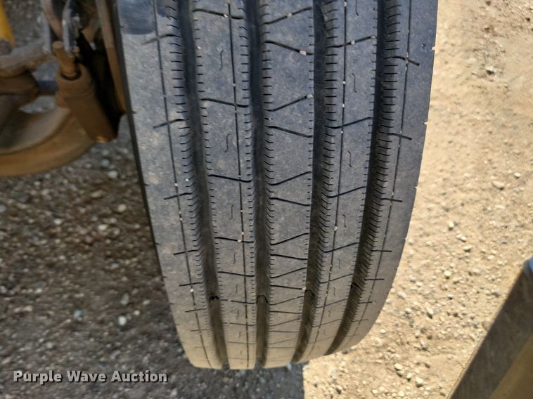 image for item ML9473 1989 Freightliner FLD  fertilizer delivery truck