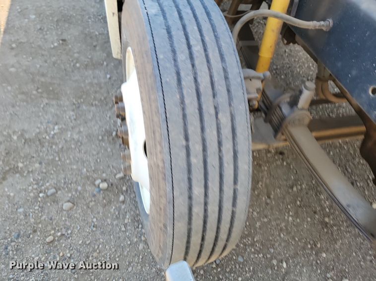 image for item ML9473 1989 Freightliner FLD  fertilizer delivery truck