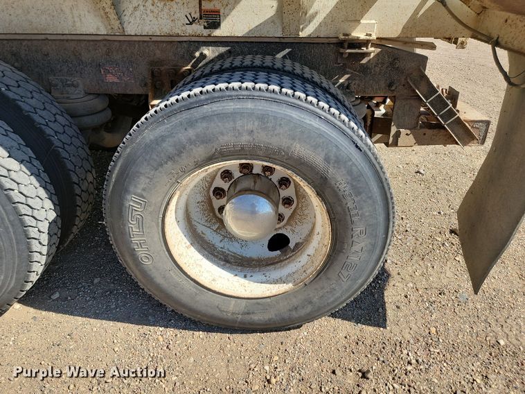 image for item ML9473 1989 Freightliner FLD  fertilizer delivery truck