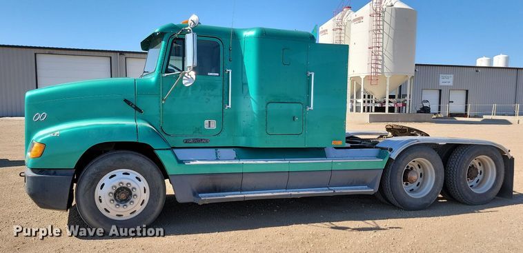 image for item ML9474 1995 Freightliner FLD120  semi truck