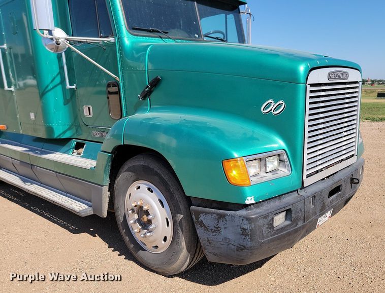 image for item ML9474 1995 Freightliner FLD120  semi truck