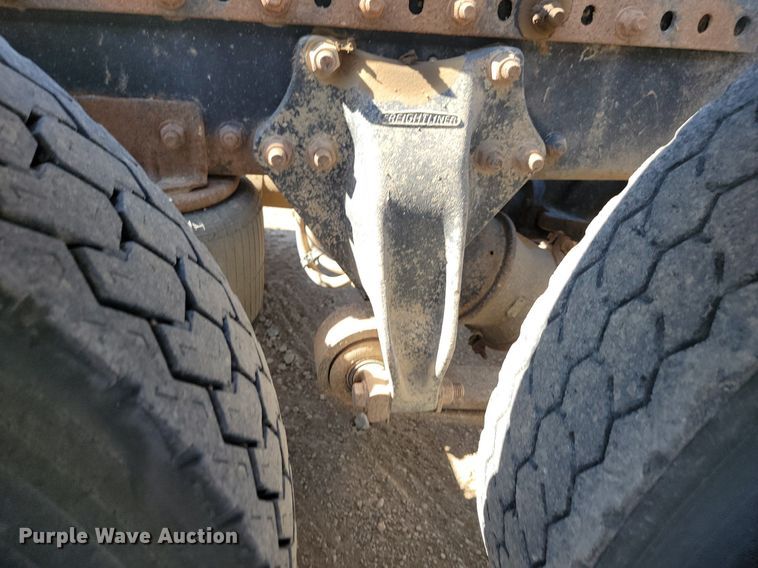 image for item ML9474 1995 Freightliner FLD120  semi truck