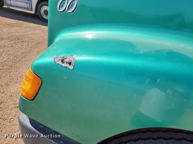 image for item ML9474 1995 Freightliner FLD120  semi truck